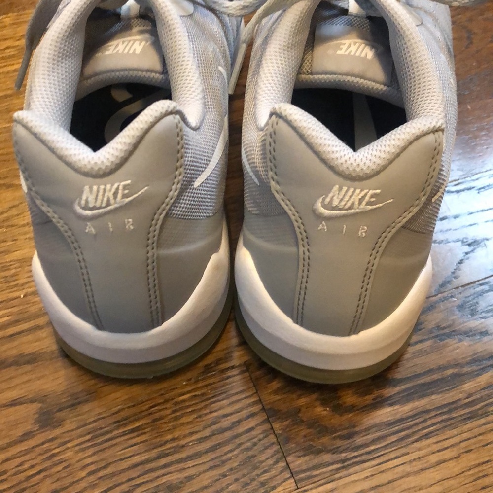 Nike Air React. Size 11 - image 3